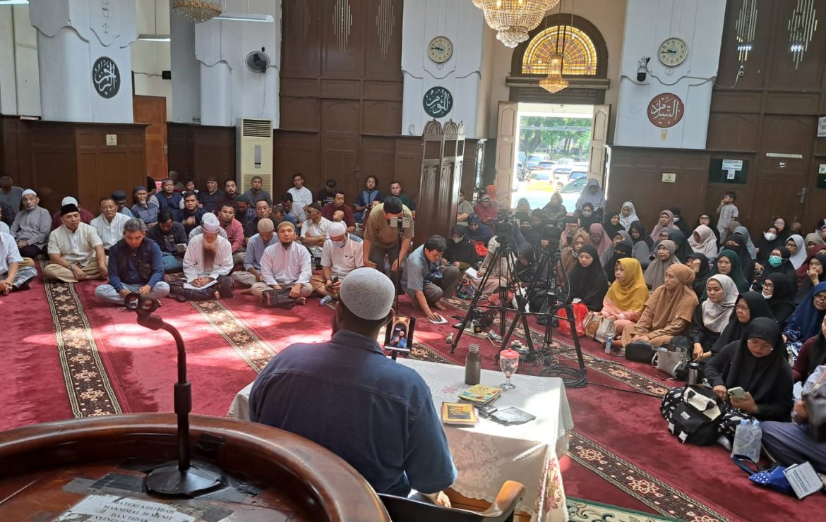 Tips Memilih Ustad untuk Pengajian Keluarga